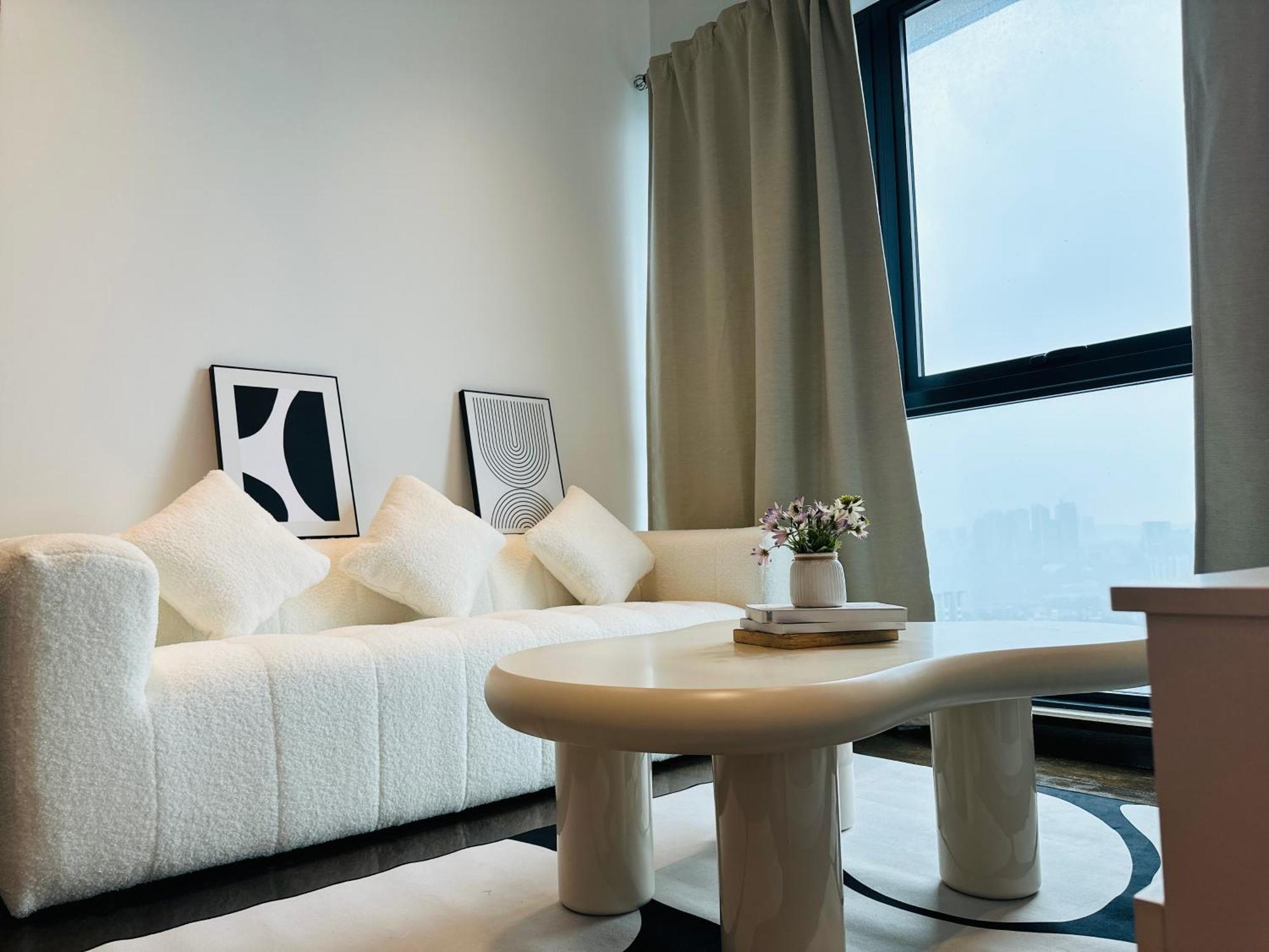 V Suites-27 Apartment *
